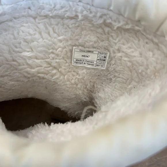 CROCS Classic Lined Neo Puff Womens Boots Size 7 - Picture 5 of 8